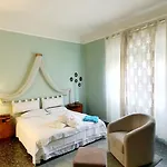 Old Memories House